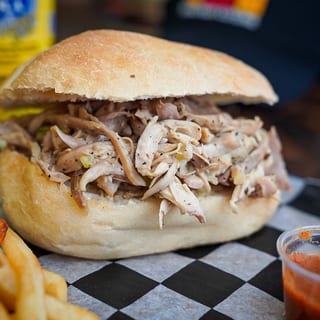 Chicken Sandwich + 2 Sauces